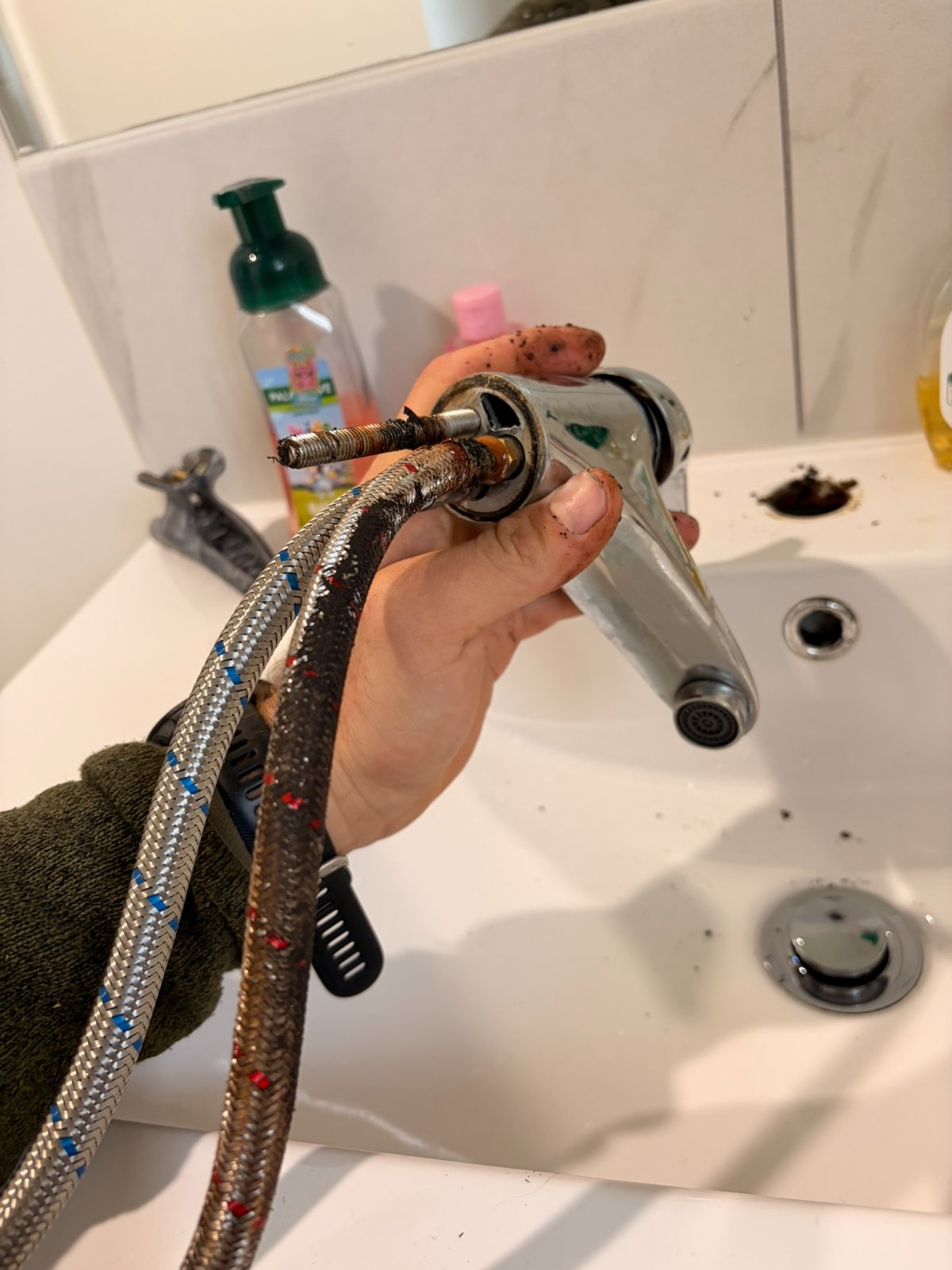 Kitchen sink mixer repair